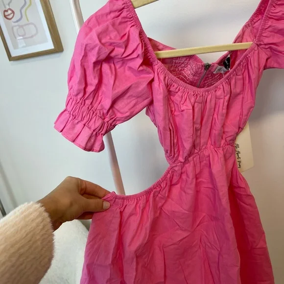 Pink Off-Shoulder Mini Dress - Picture 4 of 9